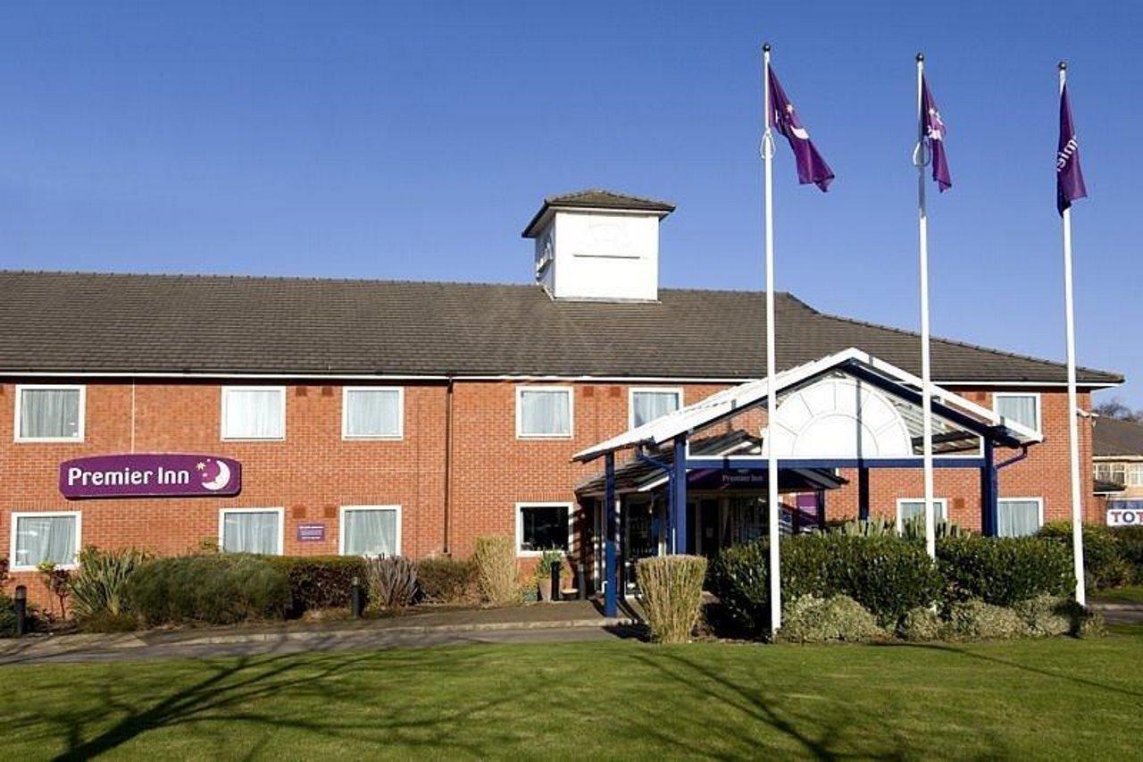 Premier Inn Понтипул Экстерьер фото